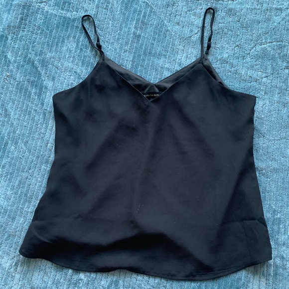 Banana Republic black camisole - Picture 1 of 2